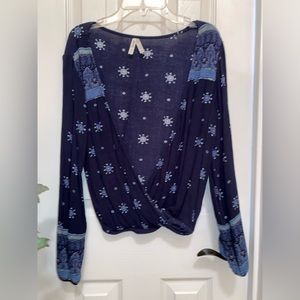 Juniors Mudd navy blue top, xs, excellent condition